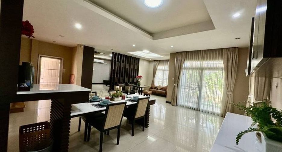 For rent 3 bedrooms house in Si Racha, Chonburi