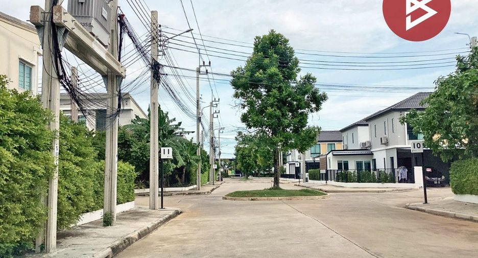 For sale 3 bedrooms townhouse in Thung Khru, Bangkok