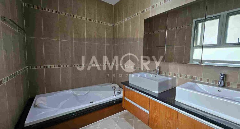 For rent 5 bedrooms house in East Pattaya, Pattaya