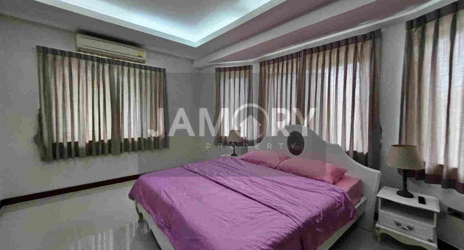 For rent 5 bedrooms house in East Pattaya, Pattaya