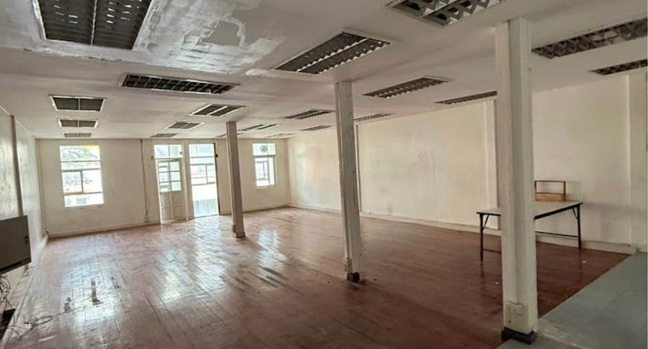 For rent 5 bedrooms townhouse in Phaya Thai, Bangkok