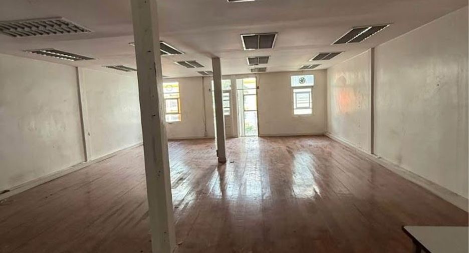 For rent 5 bedrooms townhouse in Phaya Thai, Bangkok