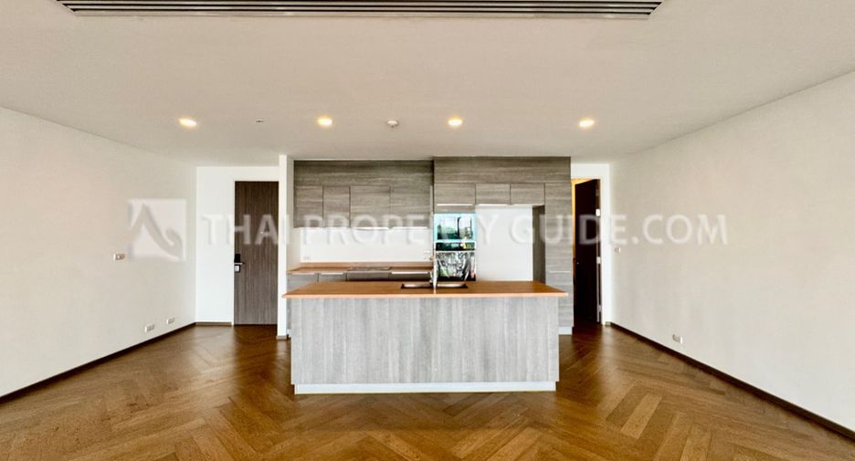 For sale 3 bedrooms condo in Watthana, Bangkok