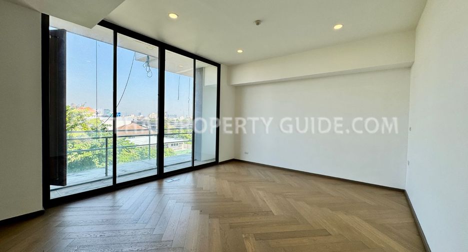 For sale 3 bedrooms condo in Watthana, Bangkok