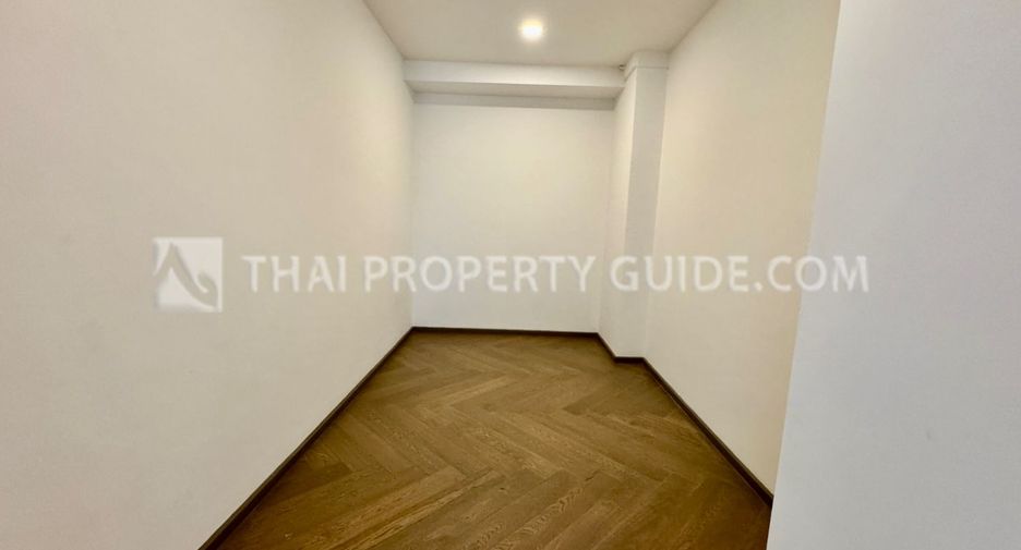 For sale 3 bedrooms condo in Watthana, Bangkok