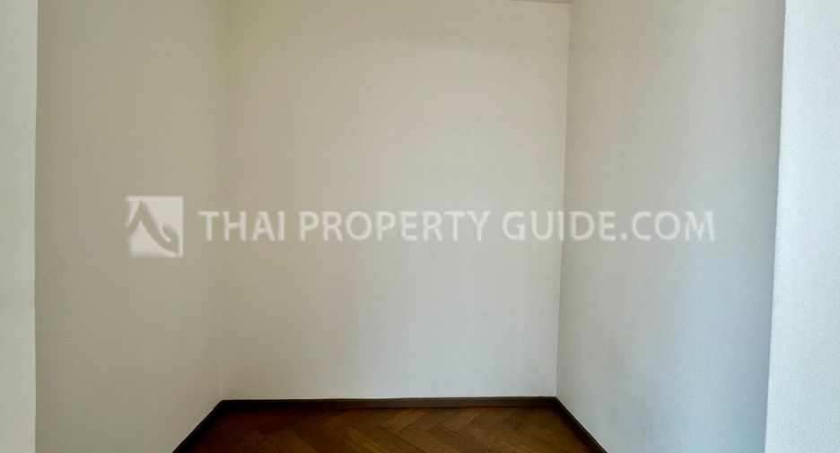 For sale 3 bedrooms condo in Watthana, Bangkok