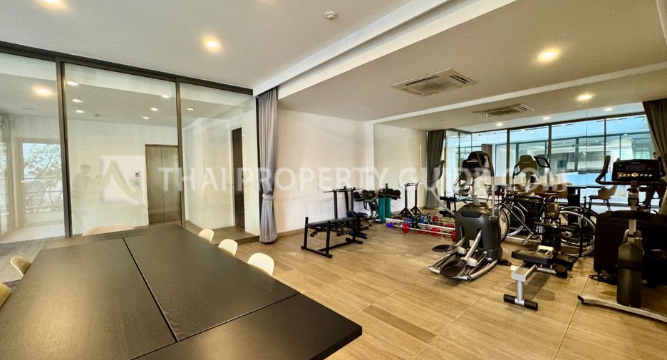 For sale 3 bedrooms condo in Watthana, Bangkok