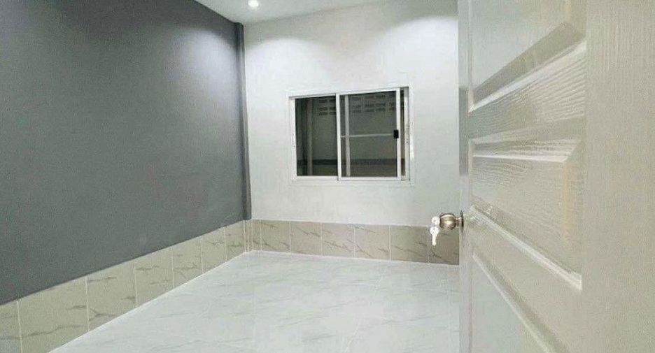 Casa adosada en venta de 2 habitaciones en Mueang Chon Buri, Chonburi