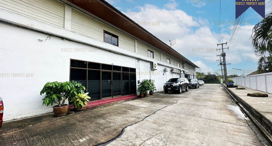 For sale warehouse in Ban Bueng, Chonburi
