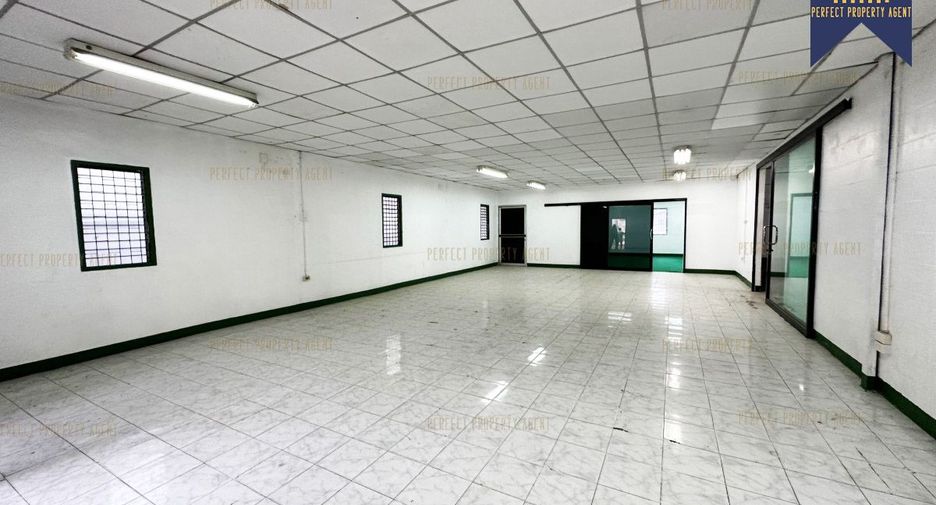 For sale warehouse in Ban Bueng, Chonburi