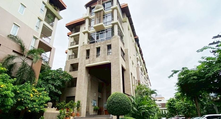 For sale 2 bedrooms condo in Dusit, Bangkok