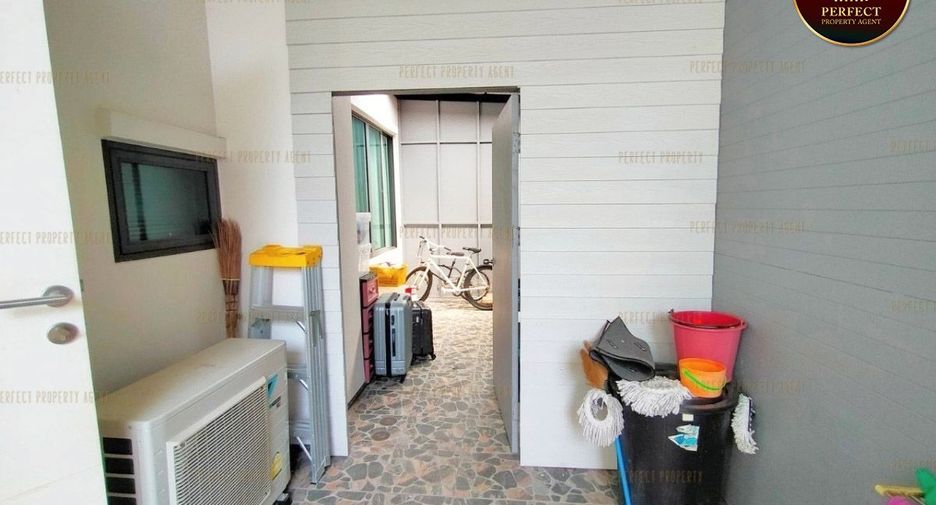 For sale 3 bedrooms house in Khlong Sam Wa, Bangkok