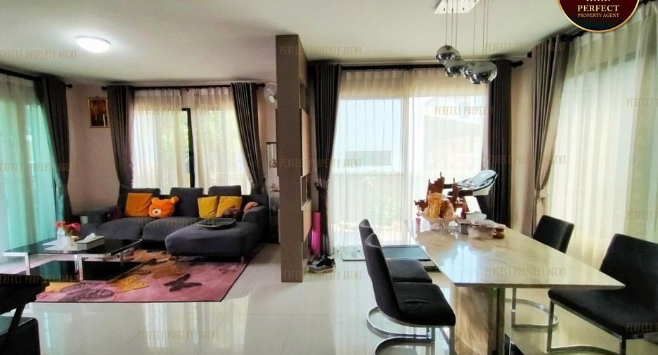 For sale 3 bedrooms house in Khlong Sam Wa, Bangkok