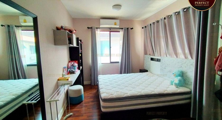 For sale 3 bedrooms house in Khlong Sam Wa, Bangkok