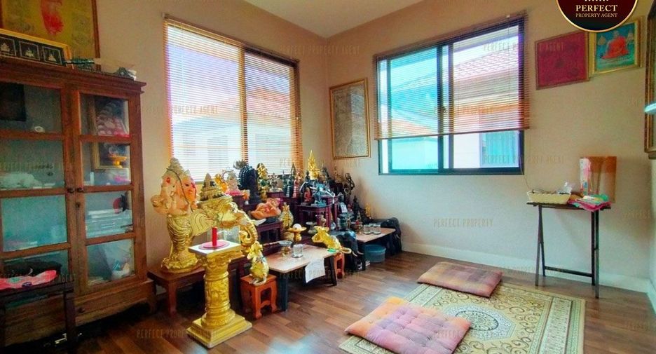For sale 3 bedrooms house in Khlong Sam Wa, Bangkok