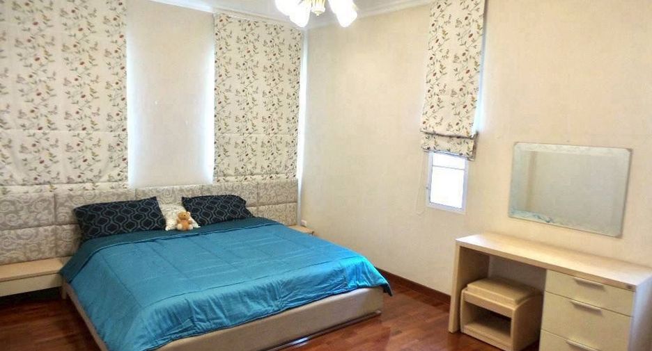 For rent 3 bedrooms house in Bang Na, Bangkok