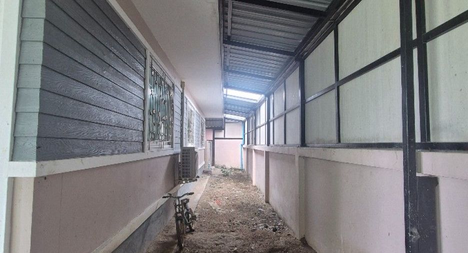For sale 3 bedrooms house in Phan Thong, Chonburi