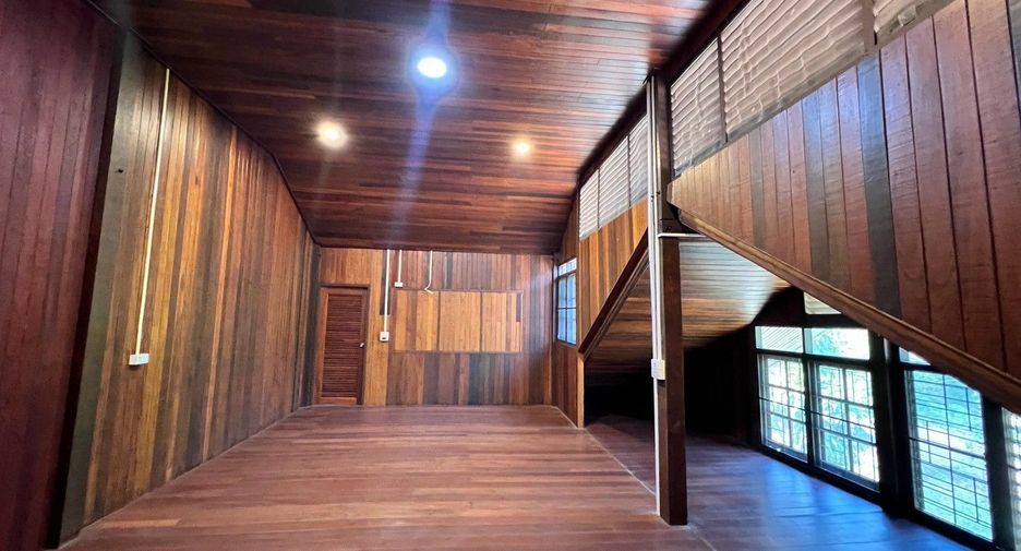 For sale 7 bedrooms house in Ban Rai, Uthai Thani