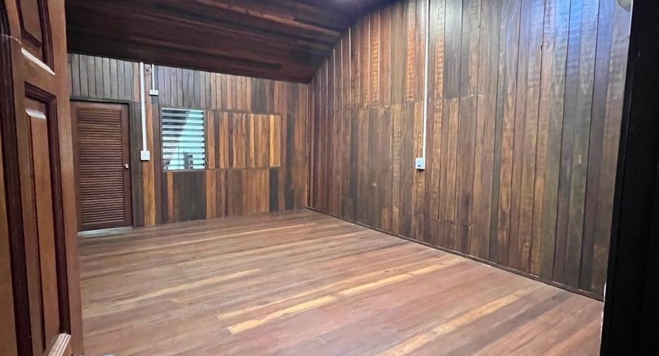 For sale 7 bedrooms house in Ban Rai, Uthai Thani