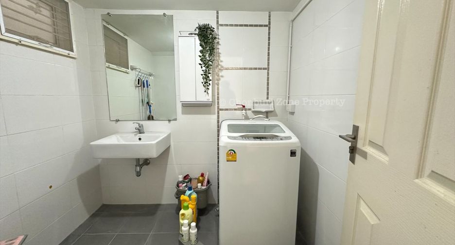 For rent and for sale 3 bedrooms house in Si Racha, Chonburi