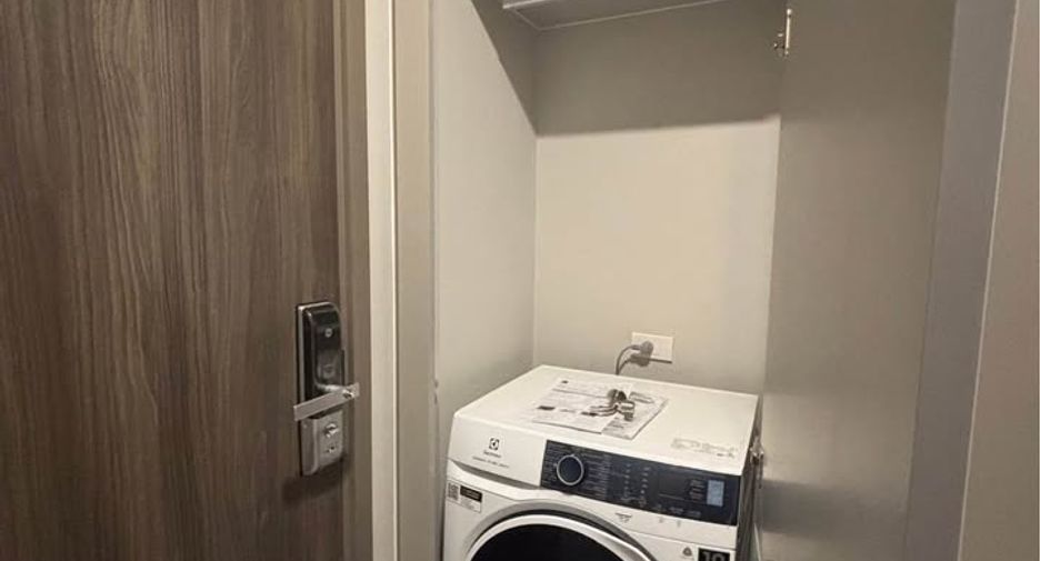 For rent 2 bedrooms condo in Bang Phli, Samut Prakan