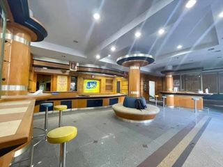 For rent 4 bedrooms retail Space in Mueang Chiang Mai, Chiang Mai