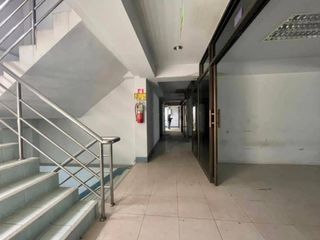 For rent 4 bedrooms retail Space in Mueang Chiang Mai, Chiang Mai