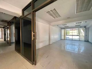 For rent 4 bedrooms retail Space in Mueang Chiang Mai, Chiang Mai