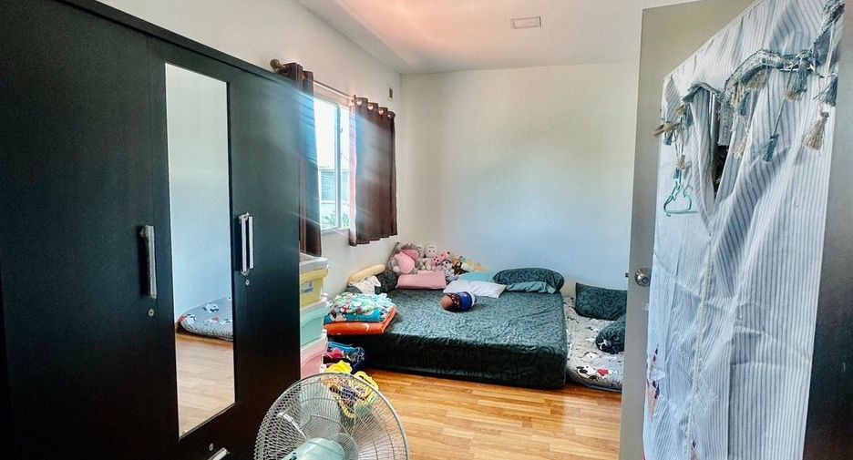 Casa adosada en venta de 3 habitaciones en Mueang Pathum Thani, Pathum Thani