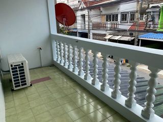 For sale 2 bedrooms townhouse in Bang Kapi, Bangkok