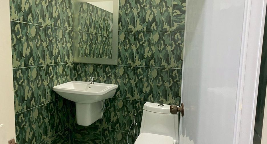 For sale 2 bedrooms townhouse in Bang Kapi, Bangkok