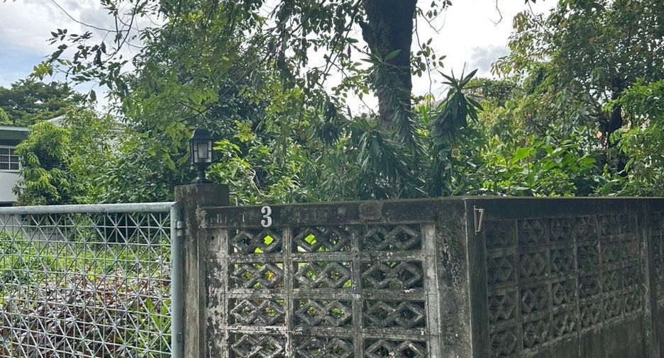 For sale 3 bedrooms house in Mueang Nonthaburi, Nonthaburi