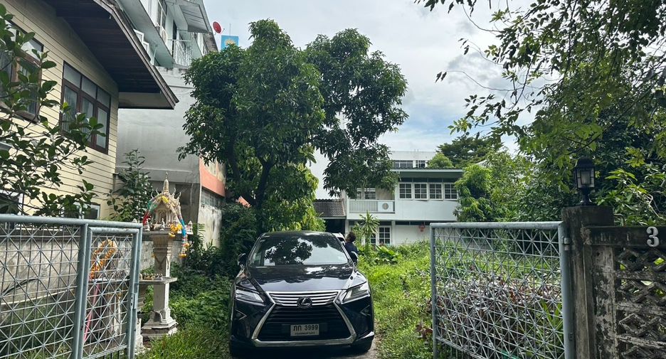 For sale 3 bedrooms house in Mueang Nonthaburi, Nonthaburi