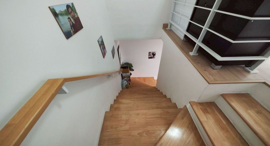 For sale 4 bedrooms townhouse in Bang Khun Thian, Bangkok