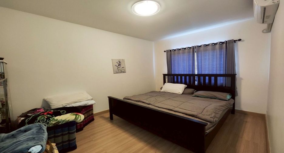 For sale 4 bedrooms townhouse in Bang Khun Thian, Bangkok