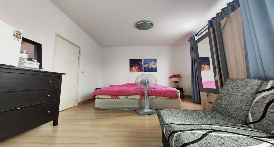 For sale 4 bedrooms townhouse in Bang Khun Thian, Bangkok