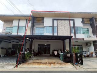 For sale 4 bedrooms townhouse in Bang Khun Thian, Bangkok