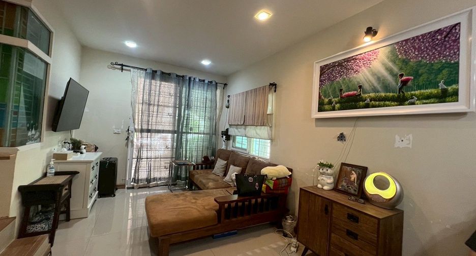 For sale 4 bedrooms townhouse in Bueng Kum, Bangkok