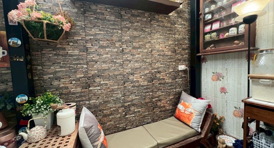 For sale 4 bedrooms townhouse in Bueng Kum, Bangkok