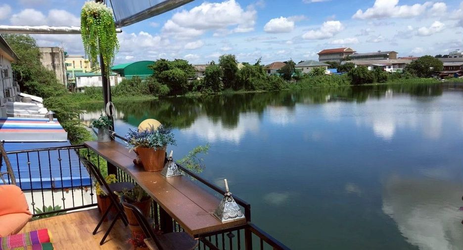 For sale 4 bedrooms townhouse in Bueng Kum, Bangkok