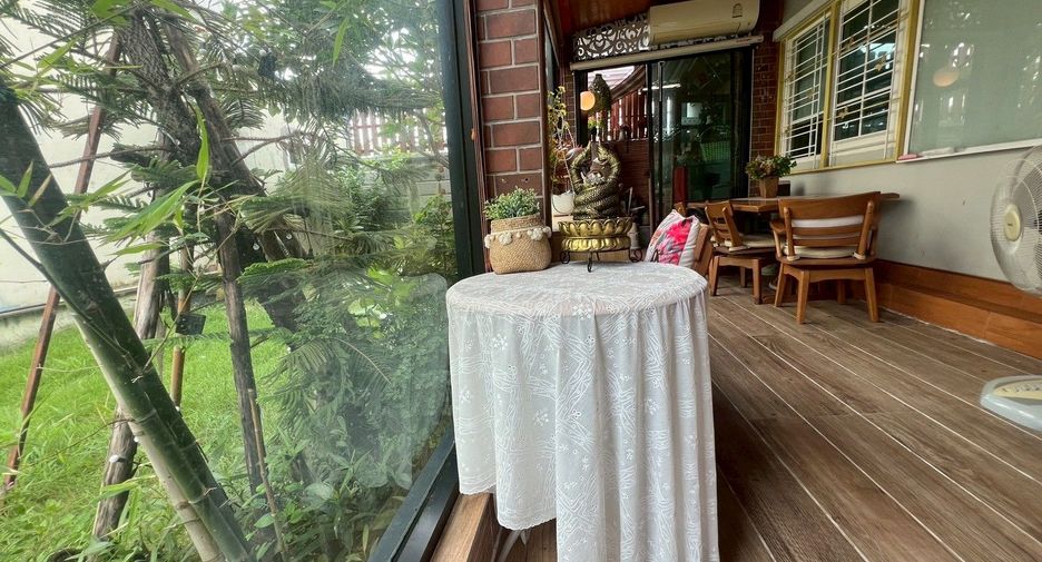For sale 4 bedrooms townhouse in Bueng Kum, Bangkok