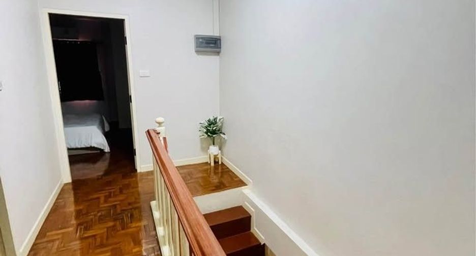 For rent 2 bedrooms townhouse in Mueang Chiang Mai, Chiang Mai