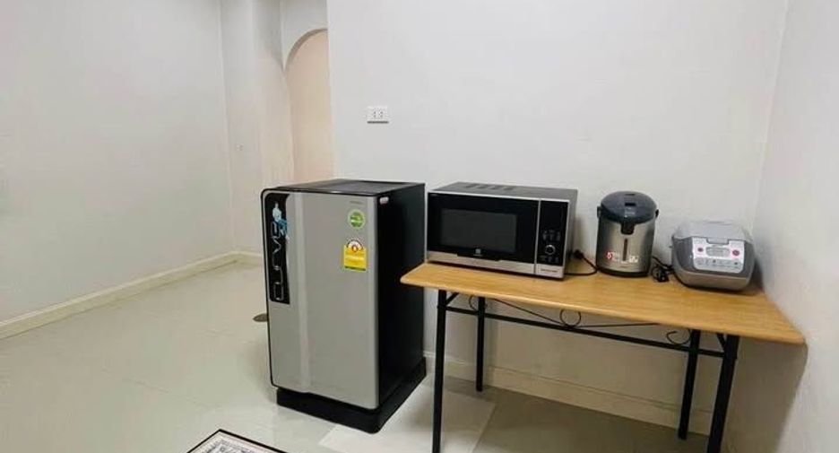 For rent 2 bedrooms townhouse in Mueang Chiang Mai, Chiang Mai
