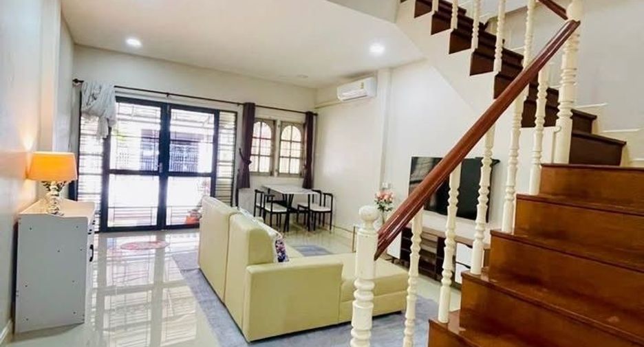 For rent 2 bedrooms townhouse in Mueang Chiang Mai, Chiang Mai