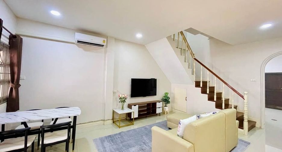 For rent 2 bedrooms townhouse in Mueang Chiang Mai, Chiang Mai