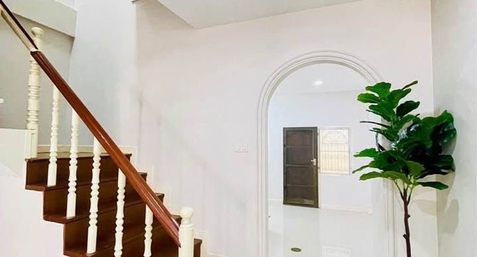 For rent 2 bedrooms townhouse in Mueang Chiang Mai, Chiang Mai