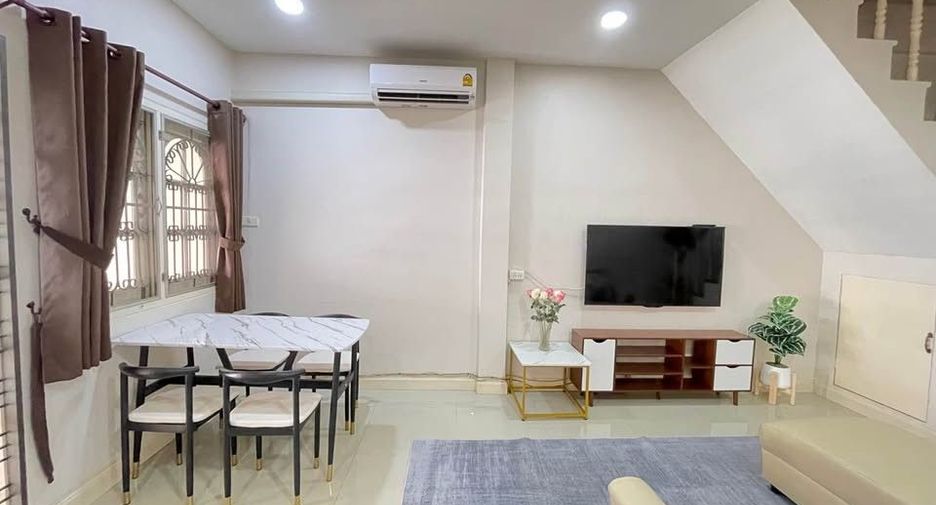 For rent 2 bedrooms townhouse in Mueang Chiang Mai, Chiang Mai