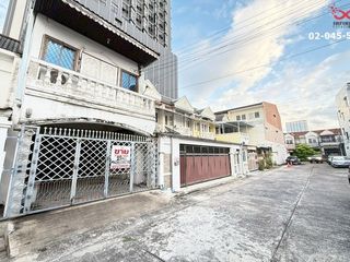 For sale 2 bedrooms townhouse in Chatuchak, Bangkok