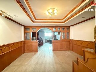 For sale 2 bedrooms townhouse in Chatuchak, Bangkok