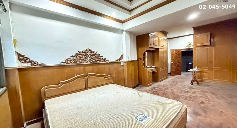 À vendre 2 chambres maison de ville à Chatuchak, Bangkok